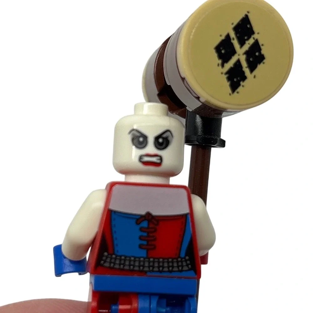 LEGO DC SuperHeroes Harley Quinn Minifigure sh273 Red Blue Mallet Hammer 2 faces